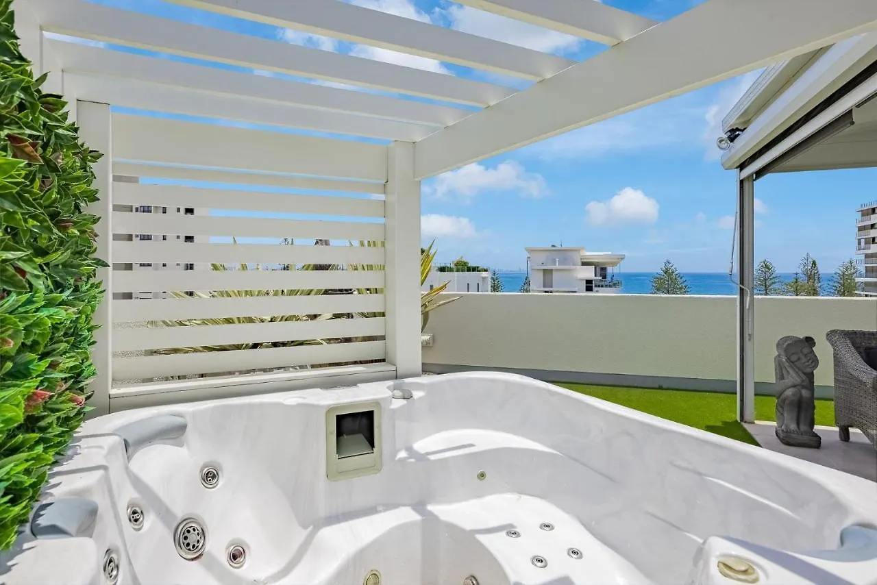 Over The Rainbow Unit 22 Gold Coast Apartment