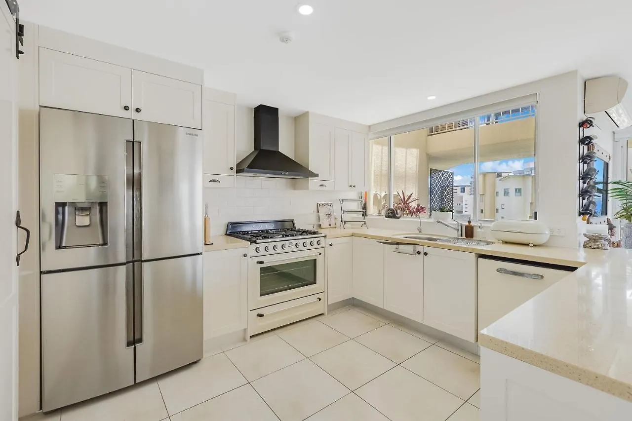 Over The Rainbow Unit 22 Gold Coast